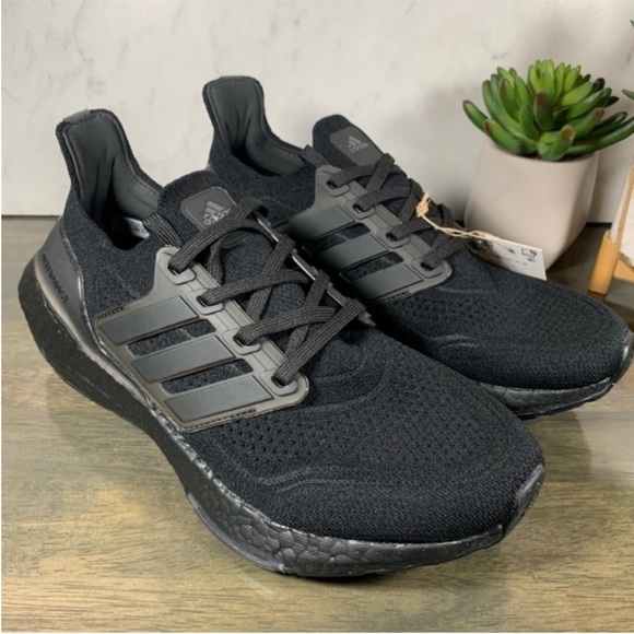 adidas UltraBOOST 21 Triple Black - Picture 5 of 8